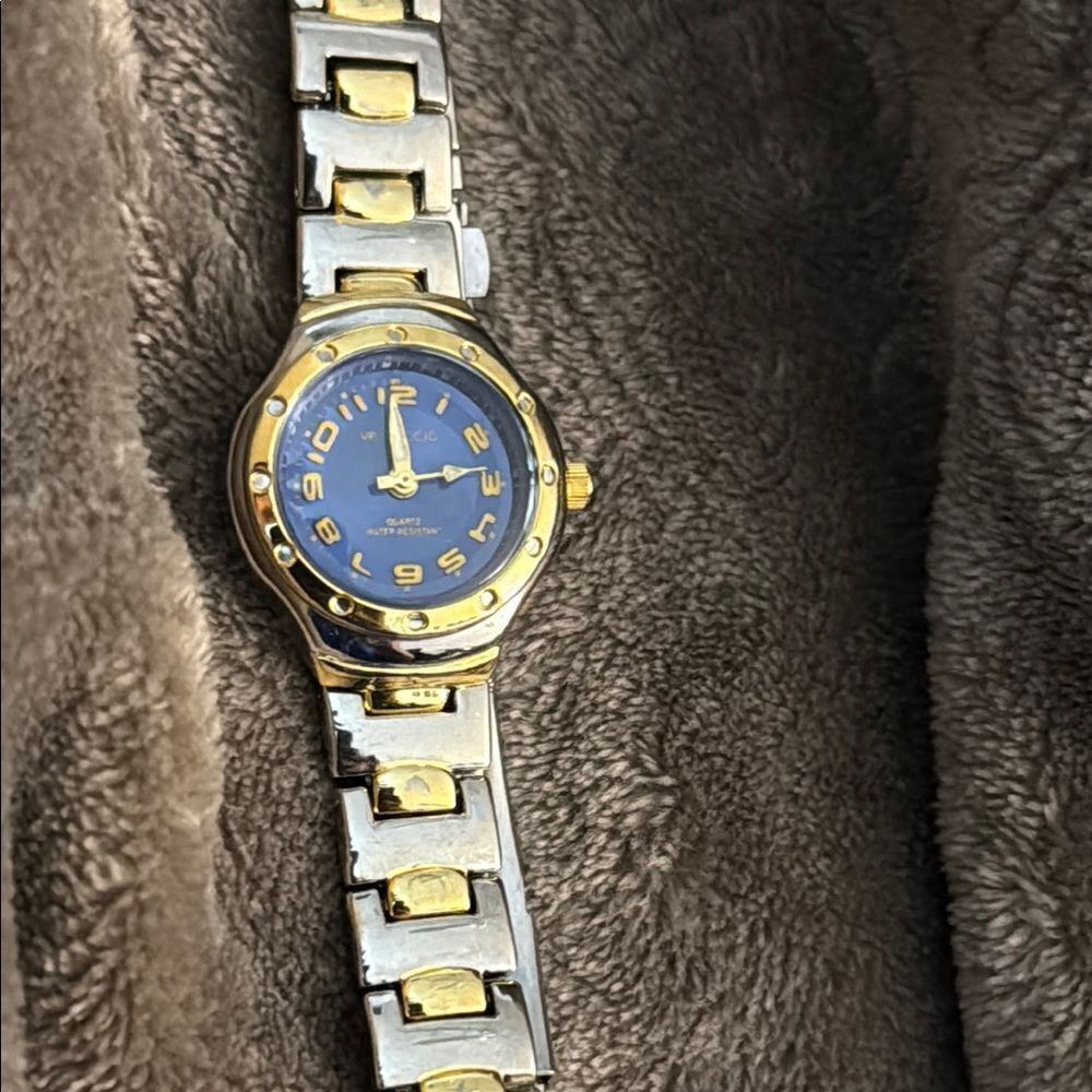 Two-Tone Silver Gold Watch - Picture 5 of 7